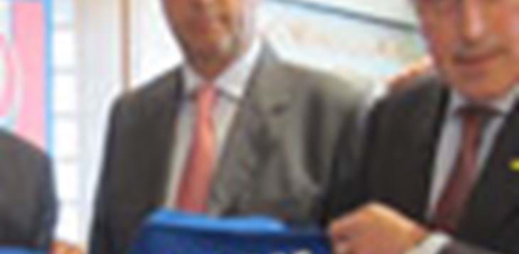 Il Cocer della Marina in Figc: donate due maglie con il nome dei marò