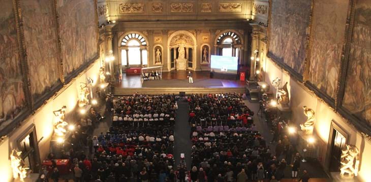 “Razzisti? Una brutta razza”: Conte e Fiona May all’Auditorium di Catanzaro