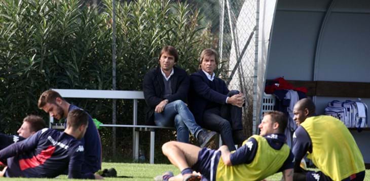 Conte in visita al Cagliari per seguire l’allenamento della squadra di Zeman