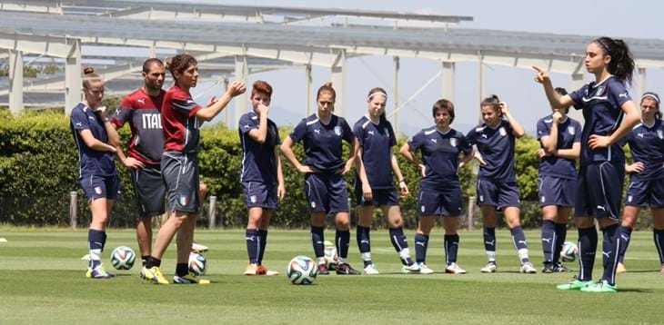 Scarica la brochure dell'Under 17 Femminile al Mondiale 2014!