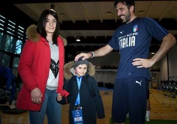Una famiglia di Norcia a Coverciano con gli Azzurri grazie all’iniziativa ‘Il calcio aiuta’