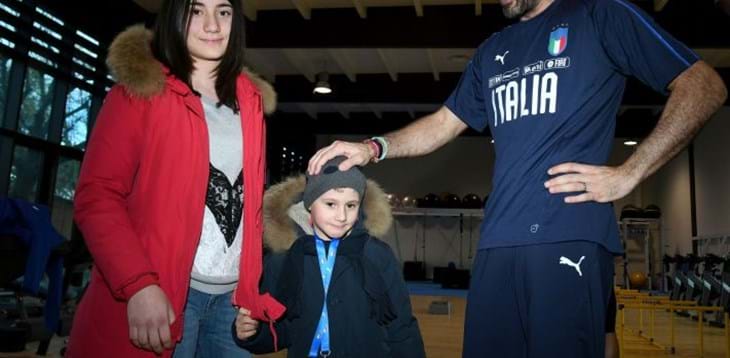 Una famiglia di Norcia a Coverciano con gli Azzurri grazie all’iniziativa ‘Il calcio aiuta’